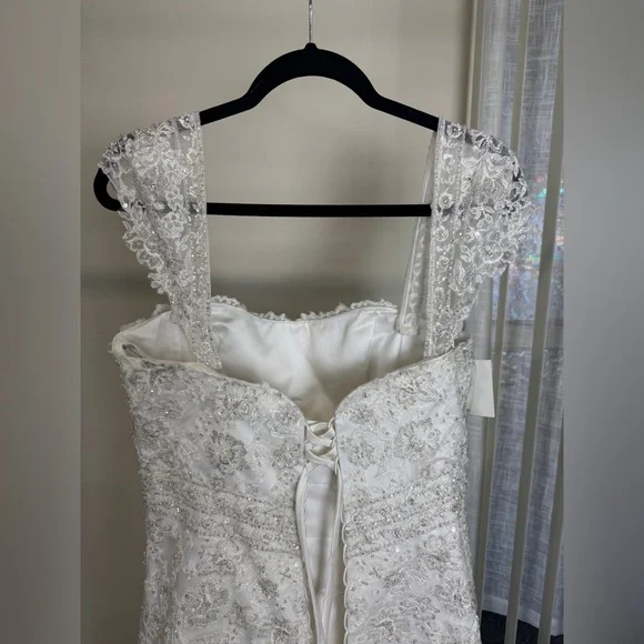 NWT Maggie Sottero Haute Couture bridal gown, Size 16, beaded lace wedding dress - Picture 11 of 15